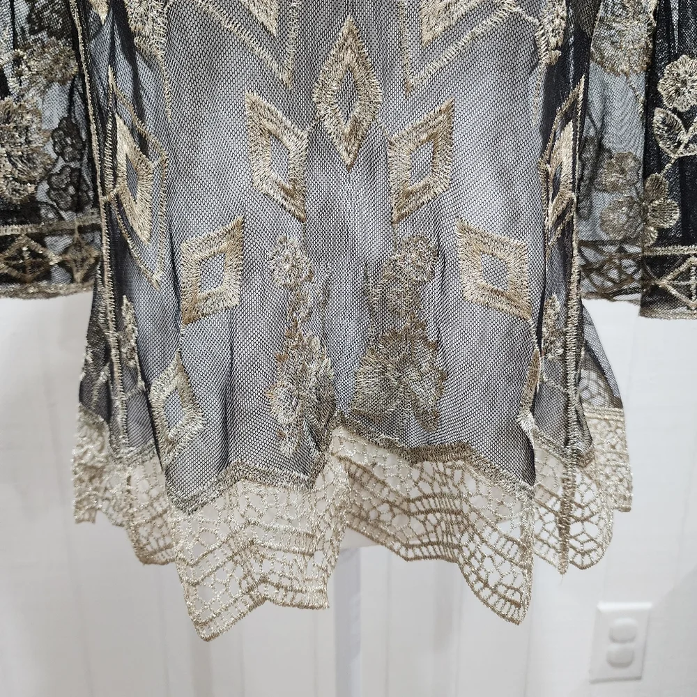 Ultra Pink Sheer Top Sz Medium Black Gold Metallic Embroidery Bell Sleeve